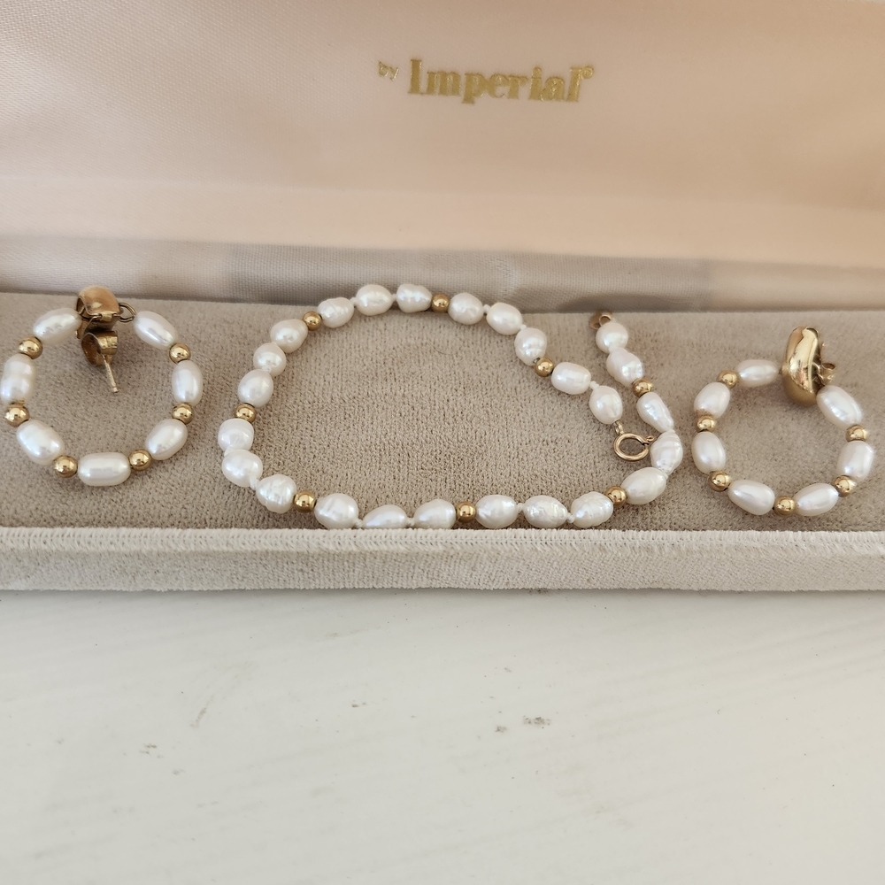 GORGEOUS freshwater pearl bracelet and earrings With 14k Gold Beads